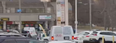 皮卡车直接撞入士嘉堡珠宝店，这是今年第二次同样方式被抢劫