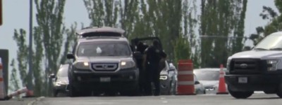 排长队！加美边境海关新增检查站，出境车辆被严查！