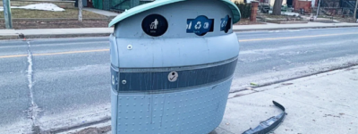 脏乱差！多伦多街道垃圾桶破损、垃圾爆满！议员气炸！