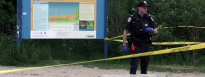 两伙青少年聚会中发生争斗致两名青少年受刀伤：警方逮捕两人