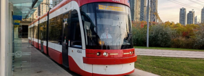 多伦多TTC将在特定时段降低票价，鼓励市民乘坐公共交通