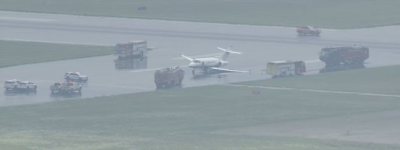 皮尔逊机场飞机故障机翼触地！致两条跑道关闭，部分航班延误