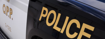 401高速公路两车相撞导致机场附近东行方向五条车道全部封闭