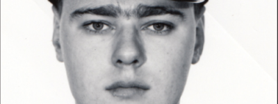 一个精神病引发的悲剧：杀了自己母亲、邻居和一名26岁警察