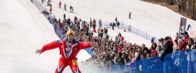 加拿大人不爱出国了! 安省蓝山突然爆火, 一年四季都能打卡!