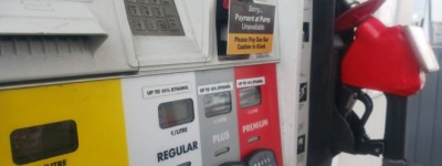 不是取消碳税了吗，怎么汽油价格又慢慢涨回来了？