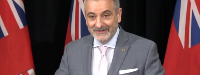 安省教育厅长被批“虚伪”：自己浪费公款却指责教育委员