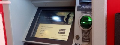 人在国内，银行卡也在自己身边，如何在加拿大被盗刷数万？