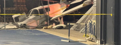 奇迹：小型飞机坠入正在比赛的多伦多高中足球场，无一人受伤