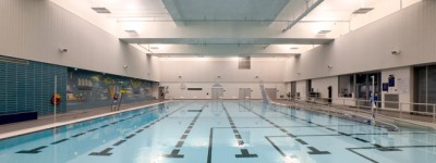 多伦多超豪华公寓的泳池漏水，和市府扯皮了好几个月，居民叫苦