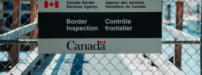 加国出啥事？多个边境口岸卡车大排长龙