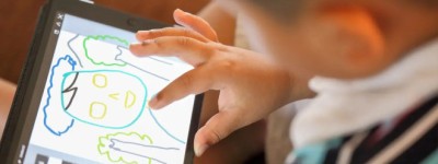 多伦多15年的调查研究证明：使用电子屏幕导致小学阶段成绩下降