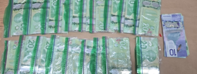 女子携1.65万现金加拿大登机 面临没收和指控