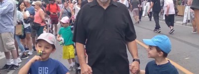 丈夫骤逝后，多伦多母亲亲手捂死两名幼子，当庭崩溃道歉