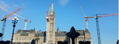 联邦大裁员开始了？6.8万名公务员收到通知信，被劝“提前退休”