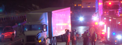 400高速公路旺市附近发生两车致命碰撞事故北行车道封路