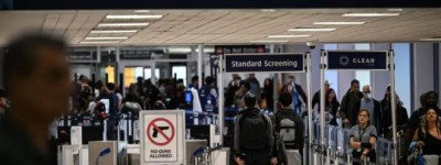 美国入境大升级：连你5年社交媒体都要查！住加拿大的全慌了！