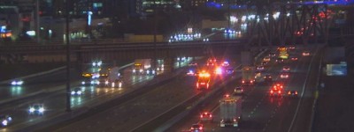 多伦多401高速货车事故绕行，Costco停车场行人被撞