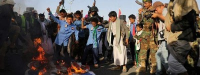 英美打击胡塞武装后 也门爆发大规模示威