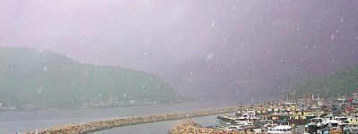 今年首個黃雨襲港 冰雹「夾擊」西灣河