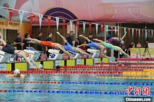 全国春季游泳锦标赛开赛，多名“小将”突破个人最好成绩