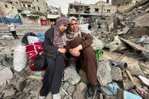 以军再袭击加沙北部 居民被迫再次逃离家园
