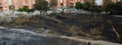 意大利西西里岛北部野火酿2人死 数百名游客疏散