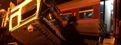 泰国中部发生火车撞上拖车事故 造成一死五伤