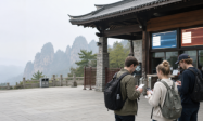 中国景区，别再倒贴老外了