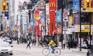 網紅批多市如第三世界 央街全是垃圾、吸毒的
