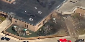 “亲人死于以色列空袭”，他在美国枪击犹太教堂