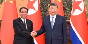 习近平会见朝鲜内阁总理朴泰成