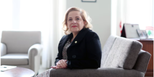 美英收紧政策或引发难民潮？加移民部长警告：不要滥用庇护制度