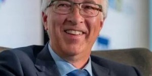 突发！BC政坛大地震，党魁被秒下台，罗仕德不服硬杠到底！