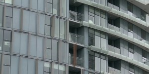 悲惨事件：温哥华高层公寓坠亡女孩死因揭晓！