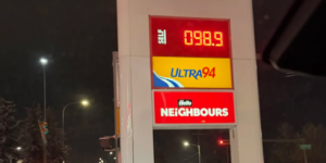 加拿大各地华人网友吐槽油价：真心羡慕阿省还有两位数汽油