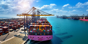 美国急得跳脚: 我们把中国关在门外, 加拿大却在开后门!