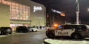 多伦多Yorkdale mall发生抢劫刺伤事件2人受伤：嫌疑人被捕