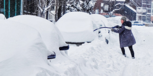 加拿大天气乱套了：冬季风暴、暴雨和大雪同时冲击加拿大各地