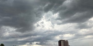 2025年加拿大公寓市场报告出炉：多伦多两区的公寓销量大涨33.6%