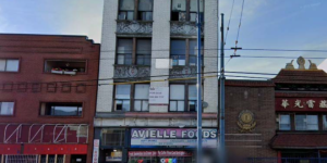 百年遗产楼成危房！35天无人加固就被强拆，住户被迫流落街头！