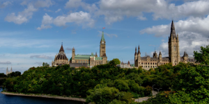 加国公务员大裁员中此举被猛批：近乎盗窃