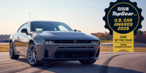 特朗普要懵了 加国造的这车获年度汽车奖