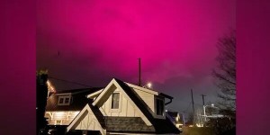 夜空惊现紫色薄雾，引发民众诸多疑问！