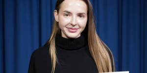 太幸运！多伦多女子第一次买彩票就中大奖，同事立功