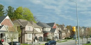 万锦华人独立屋纠纷反转：租客获准回迁，屋主反被勒令搬出