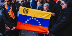 加拿大委内瑞拉人欢呼马杜罗倒台，同时担忧接下来会发生什么