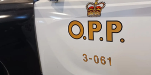 警方抓俩司机：407高速上飚时速233公里，401上飚189公里