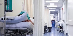 魁省医疗告急：躺17小时才能见医生、可以拒绝但不再为你服务