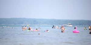 安省本周末迎最佳户外天气晴朗温和，下周热浪来袭体感温度破40℃